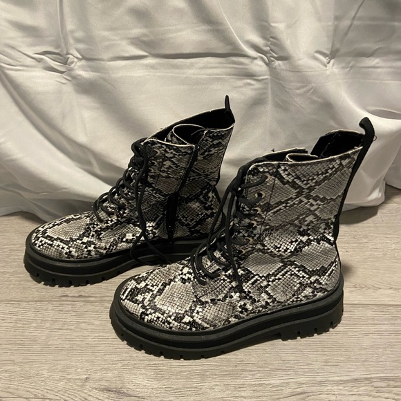 Boots - Picture 2 of 3